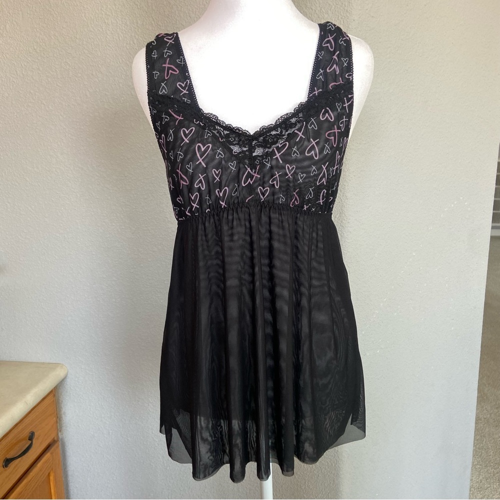 Black Sleeveless Top with Heart Pattern